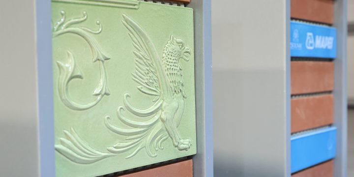 Új magyar csoda született: szerelem első látásra a homlokzaton