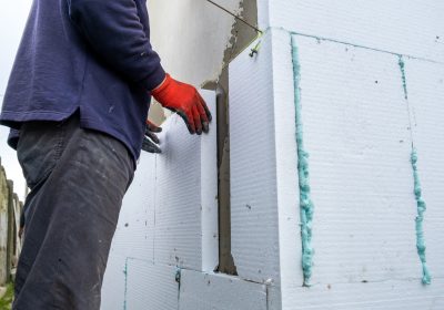 A penész és a falrepedések rejtett okai – tipikus hőszigetelési bakik