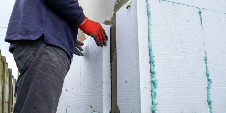 A penész és a falrepedések rejtett okai – tipikus hőszigetelési bakik